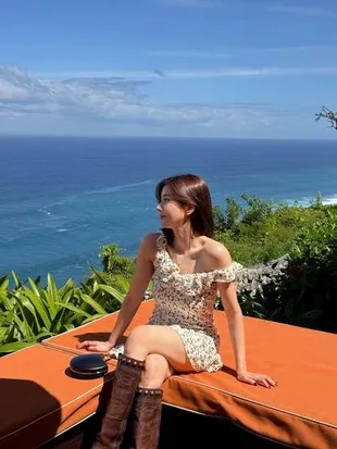 Kwon Eunbi di Bali, Tak Cuma Nikmati Pemandangan Tapi Juga Bingung Pilih Snack