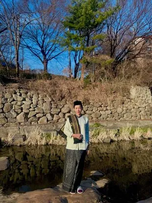 Lebaran Banjir Pujian, Potret Lucinta Luna Salat Ied di Seoul Central Mosque