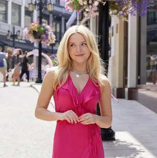 Lexi Minetree Ungkap Perjuangan Jadi Elle Woods di Series ELLE, Nonton LEGALLY BLONDE Lebih dari 150 Kali