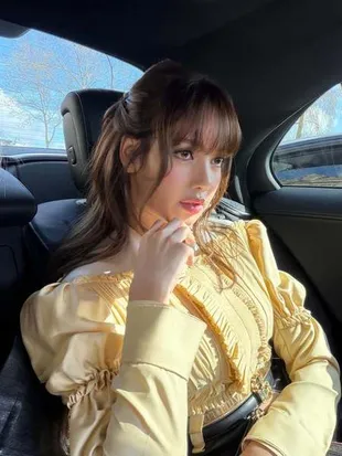 Lisa BLACKPINK di Show Louis Vuitton Paris Fashion Week 2026, Pamer Abs