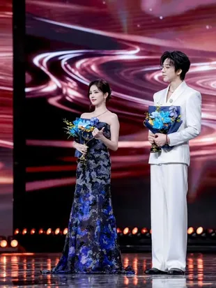 Liu Yuning Jadi Aktor China Terpopuler di Weibo Night 2025, Popularitasnya Meledak 