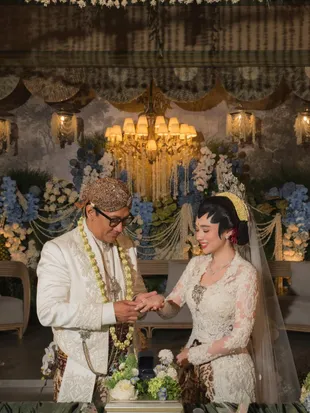 Kisah di Balik Akad Nikah Andre Taulany dan Amanda Rigby