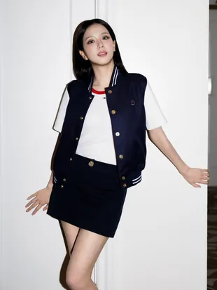 Potret Jisoo BLACKPINK Hadiri NYFW, Foto Bareng SNSD HyoRiSoo
