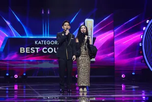 Potret Junior Roberts dan Sandrinna Michelle Sabet Best Couple Infotainment Awards