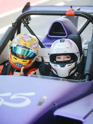 Manda Cello Kaki Lemas Usai 'Ngebut' di Mandalika, Paksa Mama Izinkan Balap Mobil