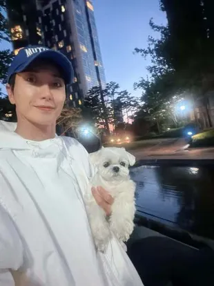 Mobil Baru Leeteuk Super Junior Rusak Ditabrak, Kini Mau Dijual