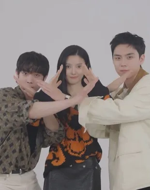 Momen Gemas Kim Yoo Jung, Kim Young Dae dan Kim Do Hoon, Beda dengan di DEAR X
