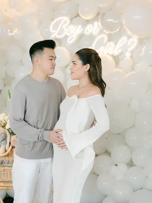 Momen Gender Reveal Nicole Parham, Terungkap Jenis Kelamin Calon Bayinya