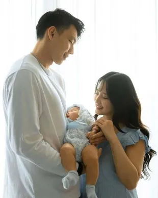 Nita Vior Perdana Tunjukkan Wajah Sang Anak ke Publik, Pipi Chubby Bikin Gemas