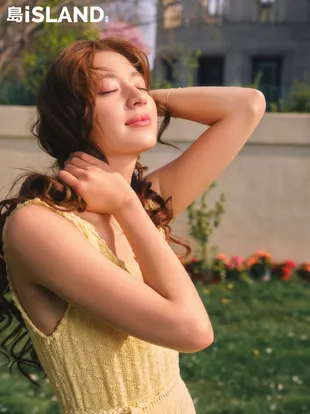 Ouyang Didi Tampil Fresh di Pemotretan Terbaru Cover iSLAND Magazine, Pesonanya Ugal-ugalan 