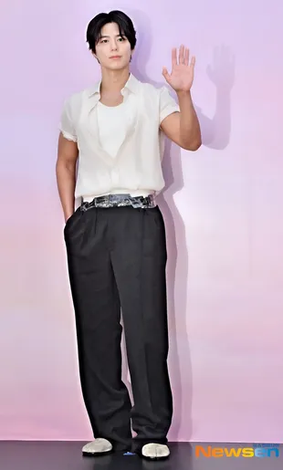 Park Bo Gum & Jang Wonyoung di Event Dyson Korea, Combo Visual Bikin Heboh