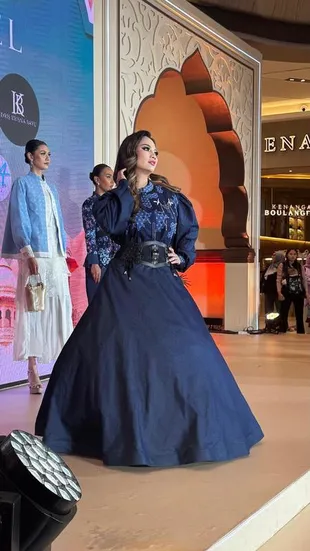 Pesona Anggun Lady Vien di Panggung Ramadan Rhapsody, Bikin Gaunnya Langsung Ludes Terjual