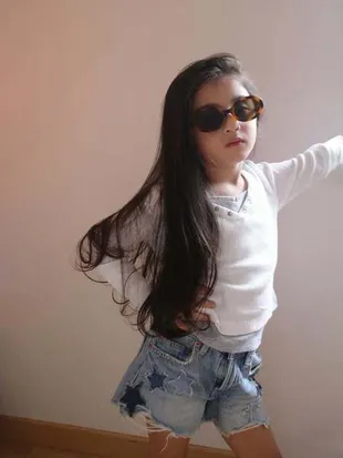 Pesona Guzel Putri Ali Syakieb yang Cantik Berambut Panjang, Jago Pose Bak Model Cilik