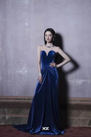Pesona Kim Ji Won di Event Bvlgari Milan 2026, Mami Cantiknya Elegan