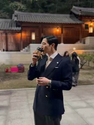 Pesona Noh Sang Hyun di Balik Layar 'PERFECT CROWN', Adegan Shirtless Bikin Salfok