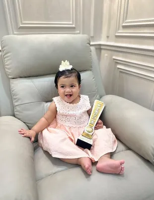 Potret Aisha Jaidi Genggam Piala Gorgeus Baby 2026,  Senyumnya Gemesin!