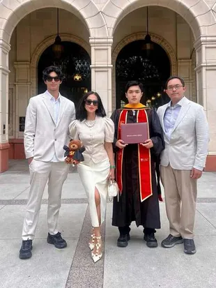Potret Anak Sulung Diah Permatasari Wisuda dari University Of Southern California, Sandang Gelar Magister