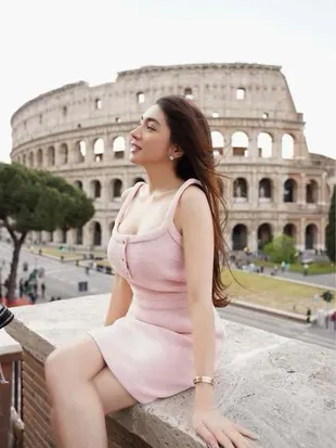 Potret Angel Karamoy dan Gusti Ega Diduga Balikan, Tampil Mesra di Roma