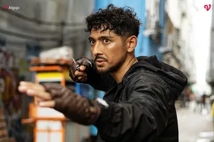 Potret Arya Saloka Jadi Tukang Ojek di Series Terbaru