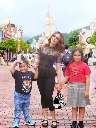 Potret Bahagia Tasya Farasya Bersama Anak Disneyland, Ayang Cosplay Jadi Princess