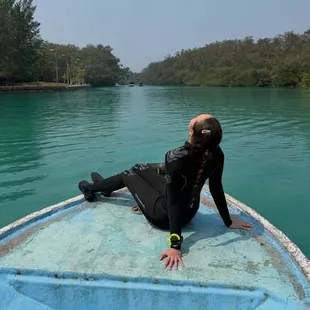 Potret Caitlin Halderman Diving di Pulau Pramuka, Nikmati Keindahan Laut