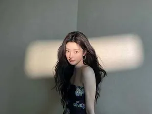 Potret Cantik Xu Ruo Han di Sesi Foto Ulang Tahun ke-28, Masih Imut Banget