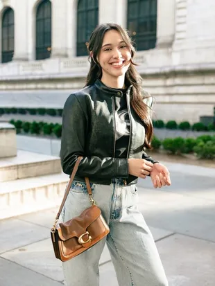 Potret Cantik Yasmin Napper Saat Hangout di New York