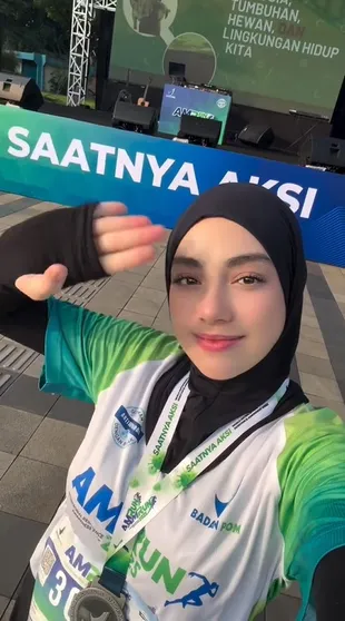 Potret Celine Evangelista Lari 5 km Bareng Sederet Seleb, Konsisten Tampil Tertutup