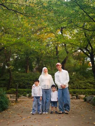 Potret Dinda Hauw & Rey Mbayang Ajak Anak ke Seoul Children's Grand Park
