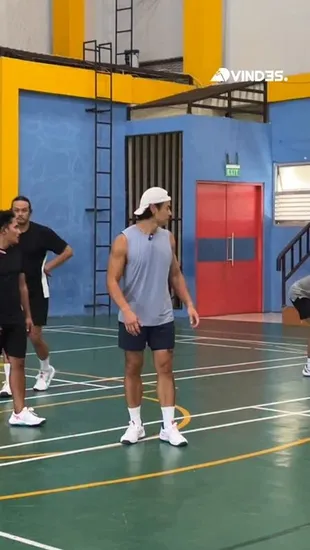 7 Potret Dion Wiyoko Ikut Latihan Jelang Bahkan Voli 3, Gabung ke Tim The Actors