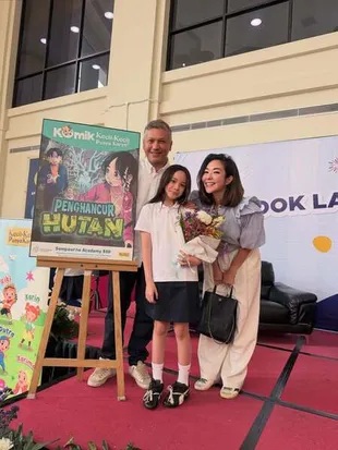 Potret Gempita Nora Marten Bikin Bangga dan Haru, Karyanya Diangkat Jadi Komik