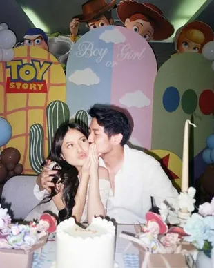 Potret Gender Reveal Hanggini, Bakal Punya Anak Cowok