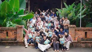 Potret Irfan Hakim Adakan Acara Halal Bihalal di Rumahnya Bareng Sederet Seleb, Pererat Silaturahmi