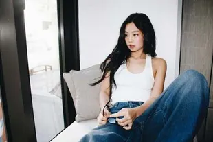 Potret Jennie BLACKPINK di New York, Pakai Singlet Doang Cakep