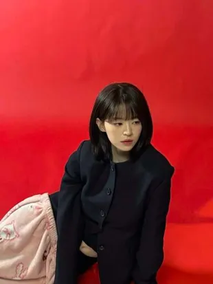 Potret Jeon So Young yang Mendadak Viral karena Disebut Mirip Song Hye Kyo