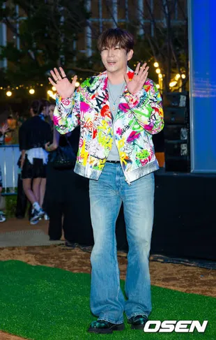 Potret Kangin Eks Super Junior di Seoul Fashion Week, Visual Disorot