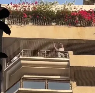 Potret Kareena Kapoor Pasang Pagar di Balkon Apartemennya Setelah Saif Ali Khan Ditusuk Penyusup