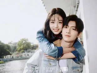 Potret Kece Zhai Xiaowen dan Zhou Ye dengan Outfit Retro, Visualnya Memukau