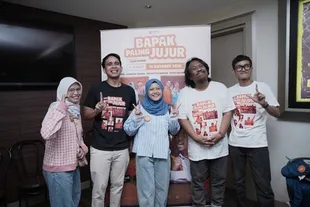 Potret Keseruan Movieverse Nonton Bareng Film 'BAPAK PALING JUJUR'