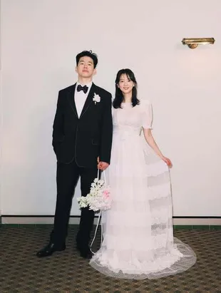 Potret Kim Mu Yeol dan Yoon Seung Ah Rayakan Anniversary Ke-11, Anak Jadi Sorotan