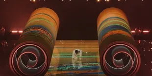 Potret Konser Grand Line Beijing Lay EXO Bikin Terkesima, Panggungnya Bisa Digulung