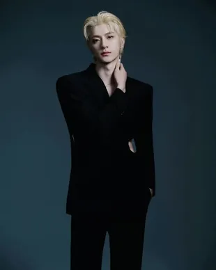 9 Potret Lin Yi dengan Rambut Blonde Rayakan White Day, Visual Baru Curi Perhatian