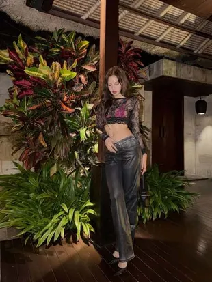 9 Potret Lisa BLACKPINK Liburan di Bali, Nikmati Sunset hingga Main ATV