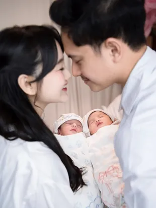 Potret Nanda Arsyinta Pamer Anak Kembar, Ungkap Nama dan Makna Indah di Baliknya