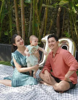 Potret Nino Fernandez dan Steffi Zamora Rayakan 10 Bulan Usia Baby Kaia