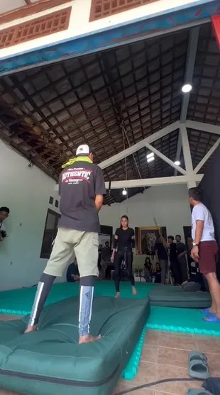 Potret Olla Ramlan Latihan Untuk Film Baru, Pilih Tak Pakai Stuntman - Perankan Sendiri