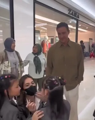 Potret Raisa dan Hamish Daud Kompak Support Zalina Ikut Kompetisi Nyanyi, Berhasil Raih Juara