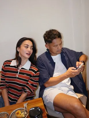 Potret Ririn Ekawati Pulang Kampung ke Balikpapan, Ajak Ibnu Jamil Kulineran
