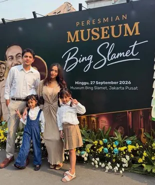 Potret Rizky Alatas Dampingi Anak dan Istri di Peresmian Museum Bing Slamet