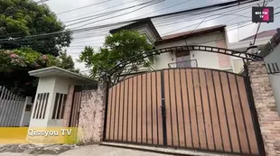 Potret Rumah Rina Nose yang Asri & Estetik Banget